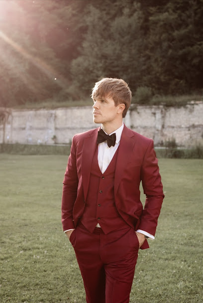 Bespoke Tailor Studio — 1