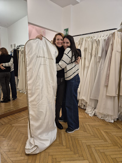 Melania Fumiko - Atelier Abiti da Sposa, Cerimonia e Sera — 1