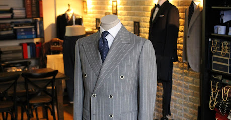 Luxius Bespoke — 1